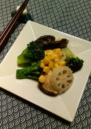 ブロッコリーと蓮根のサラダ。玉ねぎ味噌味-レシピのメイン写真