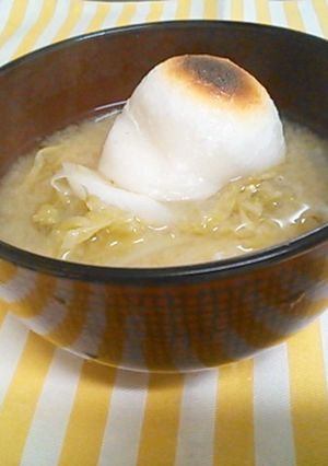 白菜とお餅の味噌汁-レシピのメイン写真