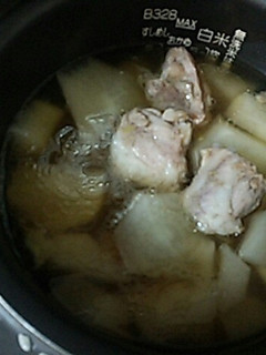 炊飯器で簡単☆豚骨付き肉と大根の煮物-レシピのメイン写真