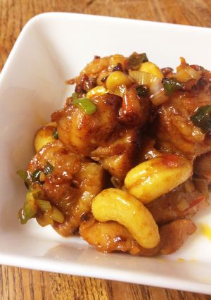 鶏肉とカシューナッツの赤×黒ソース炒め-レシピのメイン写真