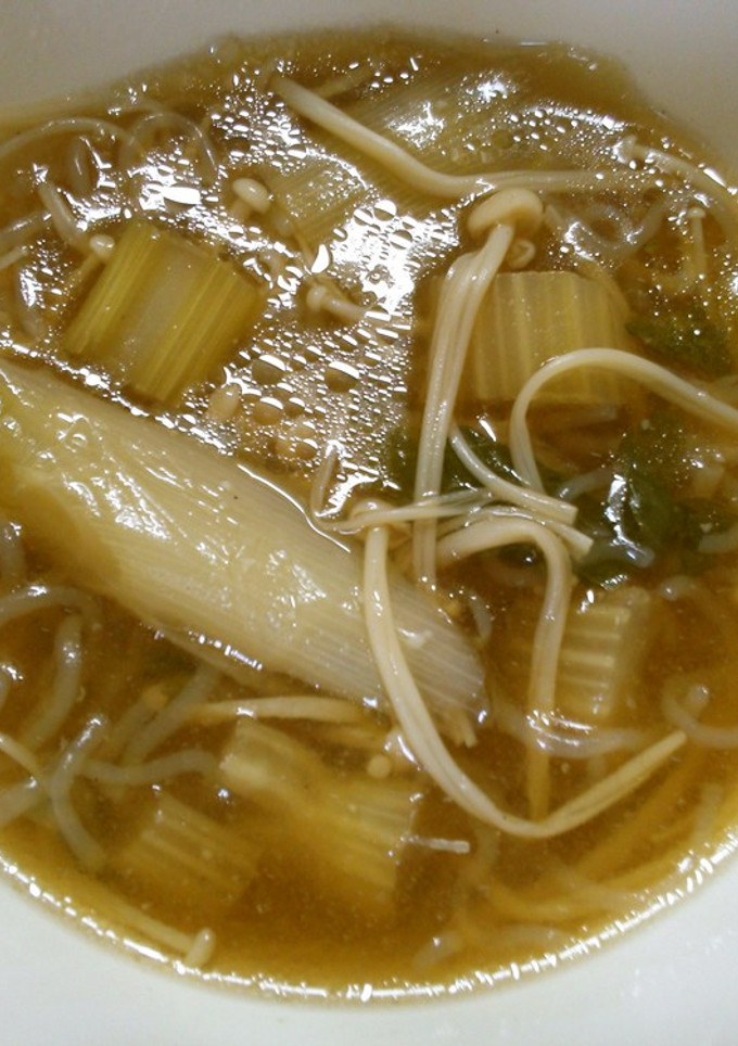 簡単 セロリ 白滝 えのきの 中華スープ-レシピのメイン写真