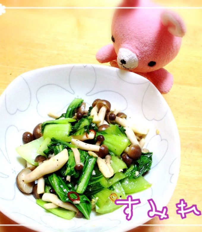 チンゲン菜とぶなしめじのペペロンチーノ風 by すみれcoキッチン