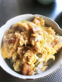 ランチにぴったり♪節約油揚げの卵とじ丼-レシピのメイン写真