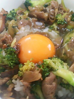 簡単!!余った牛丼の具にブロッコリー-レシピのメイン写真
