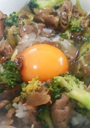 簡単!!余った牛丼の具にブロッコリー-レシピのメイン写真