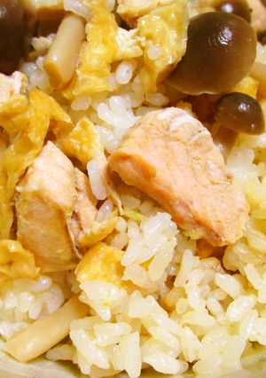 鮭・しめじ・油揚げの炊き込みご飯-レシピのメイン写真