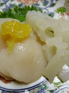 ホタテとイカの刺身をゆず塩で♪-レシピのメイン写真
