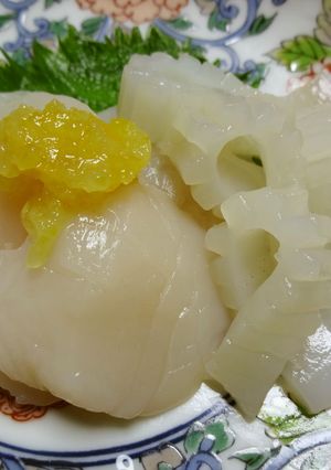 ホタテとイカの刺身をゆず塩で♪-レシピのメイン写真