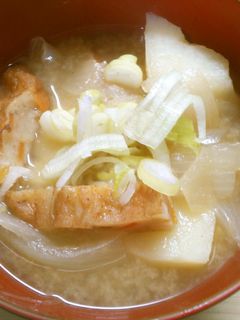 玉ねぎ じゃが芋 さつま揚げの お味噌汁-レシピのメイン写真