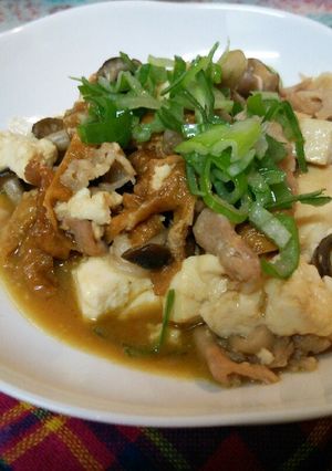 甘辛いなり揚げがアクセント!!簡単肉豆腐-レシピのメイン写真