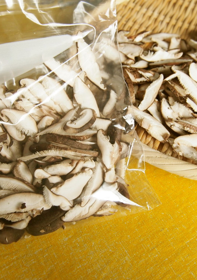 冷凍保存で旨み倍増!スライス椎茸-レシピのメイン写真