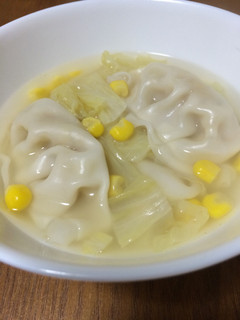 焼き用餃子で☆餃子,白菜,コーンのスープ-レシピのメイン写真
