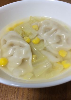 焼き用餃子で☆餃子,白菜,コーンのスープ-レシピのメイン写真
