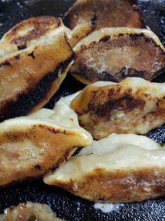☆皮から手作り♪ジューシー餃子☆-レシピのメイン写真