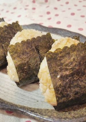 まるで天むすの味！揚げ玉たっぷりおにぎり-レシピのメイン写真