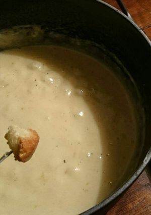 チーズフォンデュを１０倍美味しくする方法-レシピのメイン写真