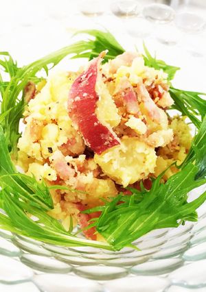 薩摩芋とこんがりベーコンのごまマヨサラダ-レシピのメイン写真