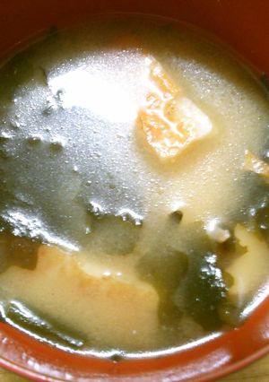 朝食に 簡単 ワカメ 薩摩揚げの 味噌汁-レシピのメイン写真
