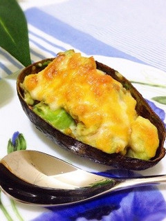傷んだアボカドとツナのチーズ焼き-レシピのメイン写真