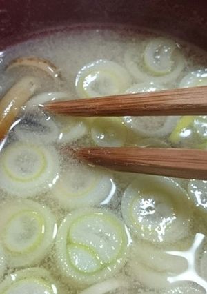 山採りエノキダケと椎茸、葱の味噌汁-レシピのメイン写真