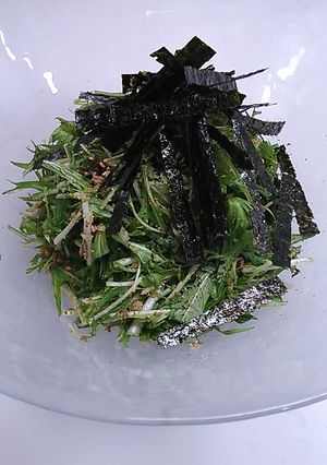 おつまみにも♪ 水菜とすりごまのサラダ-レシピのメイン写真