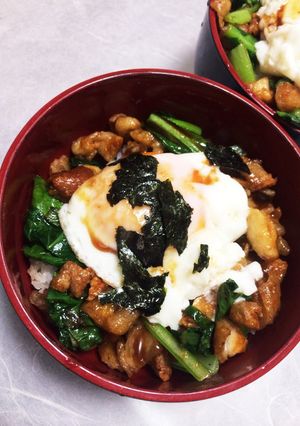 フライパン１つで！簡単すぎるズボラ鶏皮丼-レシピのメイン写真