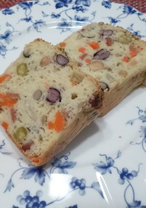 人参とサラミのふんわり！ケーク・サレ-レシピのメイン写真