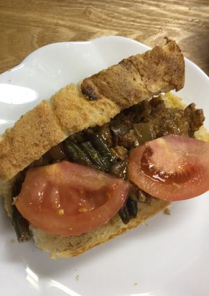リメイク・煮込みハンバーグサンド-レシピのメイン写真
