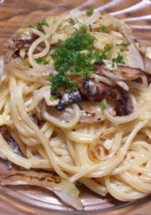 ベーコンと玉葱の味噌チーズクリームパスタ-レシピのメイン写真