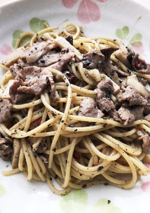 豚肉とエリンギの黒胡麻パスタ-レシピのメイン写真