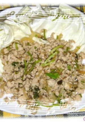 パクチーたっぷりラーブ（鶏挽肉のサラダ）-レシピのメイン写真
