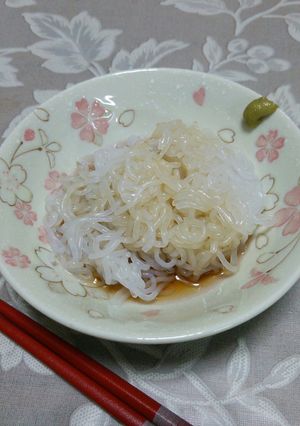 簡単すぎる！食事の前に食べる白滝そば-レシピのメイン写真