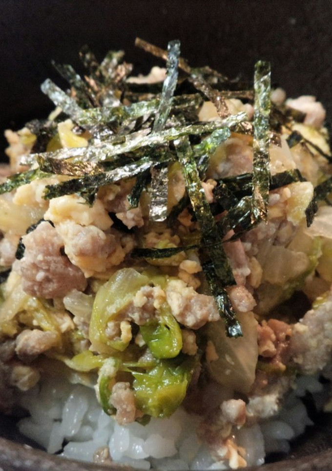 レタスと豚ミンチを卵とじ♪簡単そぼろ丼-レシピのメイン写真