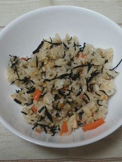 ひじきの炊き込みご飯-レシピのメイン写真