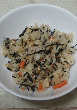 ひじきの炊き込みご飯-レシピのメイン写真