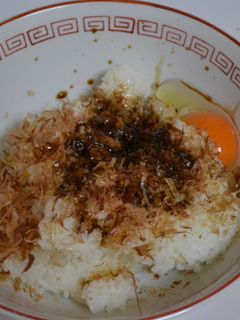 お手軽簡単 鰹節入り卵かけご飯-レシピのメイン写真