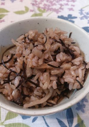 ♪水戻しナシ！アラメと切干の炊き込みご飯-レシピのメイン写真