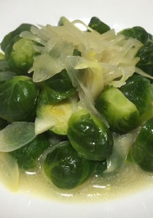春が旬☆簡単☆芽キャベツのバター蒸し煮♪-レシピのメイン写真