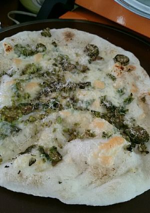フキノトウPizza⭐香りと苦味とチーズ-レシピのメイン写真