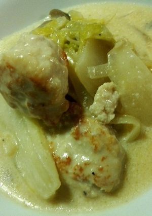 ふわふわ鶏団子と白菜のクリーム煮-レシピのメイン写真