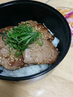 〈どんぶり〉まぐろの漬けステーキ丼-レシピのメイン写真