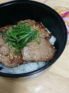 〈どんぶり〉まぐろの漬けステーキ丼-レシピのメイン写真