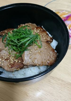 〈どんぶり〉まぐろの漬けステーキ丼-レシピのメイン写真