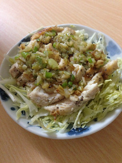 鶏胸肉のソテー〜ガーリックネギ塩のせ〜-レシピのメイン写真