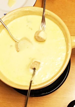 チーズフォンデュを口当たり良くする裏ワザ-レシピのメイン写真