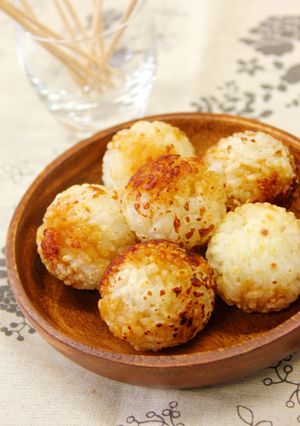 たこ焼き器でミニ焼きおにぎり♡-レシピのメイン写真