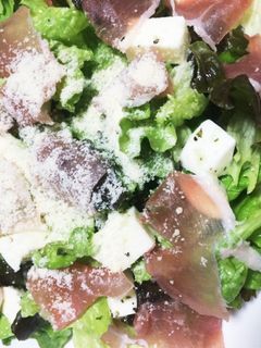 切って盛るだけ♪生ハムサラダ-レシピのメイン写真