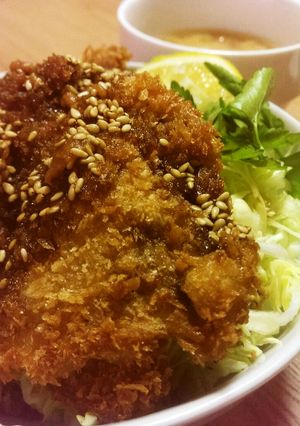 生姜焼き用の豚肉で♥BIGなわらじカツ丼-レシピのメイン写真