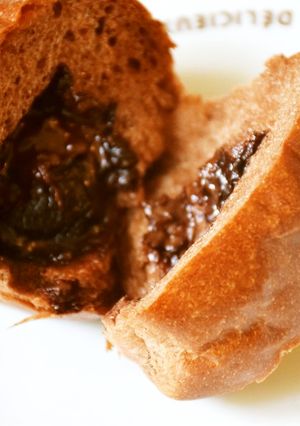 生地にも中にもチョコ♪とろ~りチョコパン-レシピのメイン写真