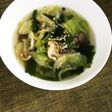 お店の味!簡単ワカメとレタスの絶品スープ
